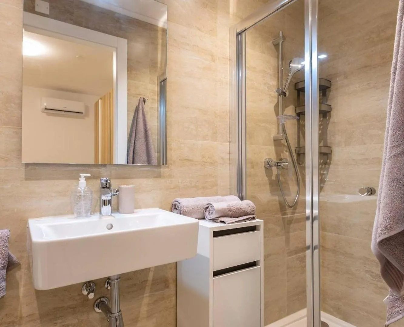 Beautiful Modern Central 2Br Apt Ta Xbiex 0*,  Malta
